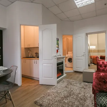 Apartament 4komntnyie Apartamienty Karla Marksa 19 S Balkonom *