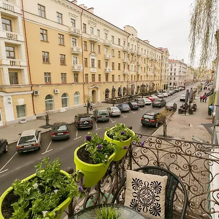 4komntnyie Apartamienty Karla Marksa 19 S Balkonom * Mińsk