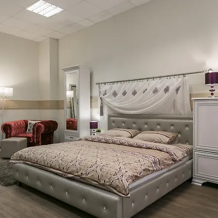 4komntnyie Apartamienty Karla Marksa 19 S Balkonom * Mińsk