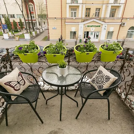 4komntnyie Apartamienty Karla Marksa 19 S Balkonom * Mińsk