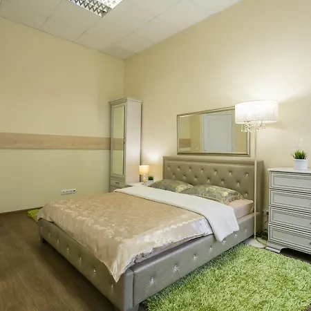 4komntnyie Apartamienty Karla Marksa 19 S Balkonom * Mińsk